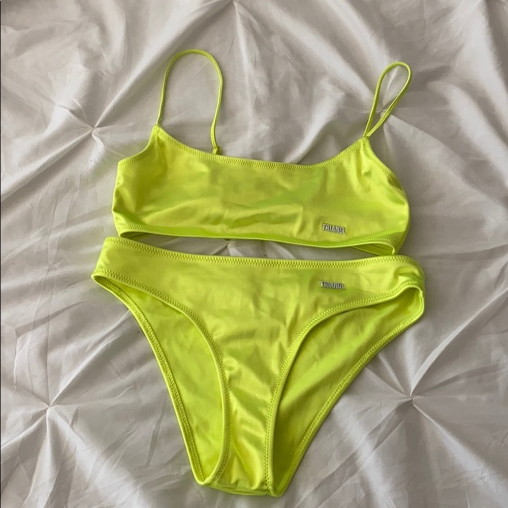 Triangl neon yellow bikini